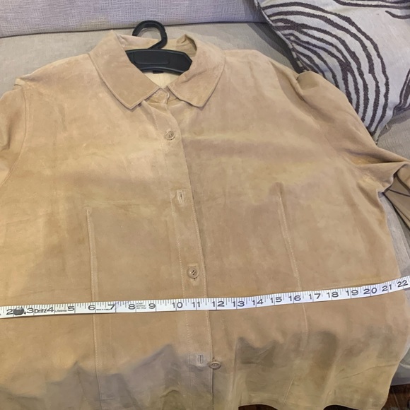 Suede jacket . - Picture 4 of 5